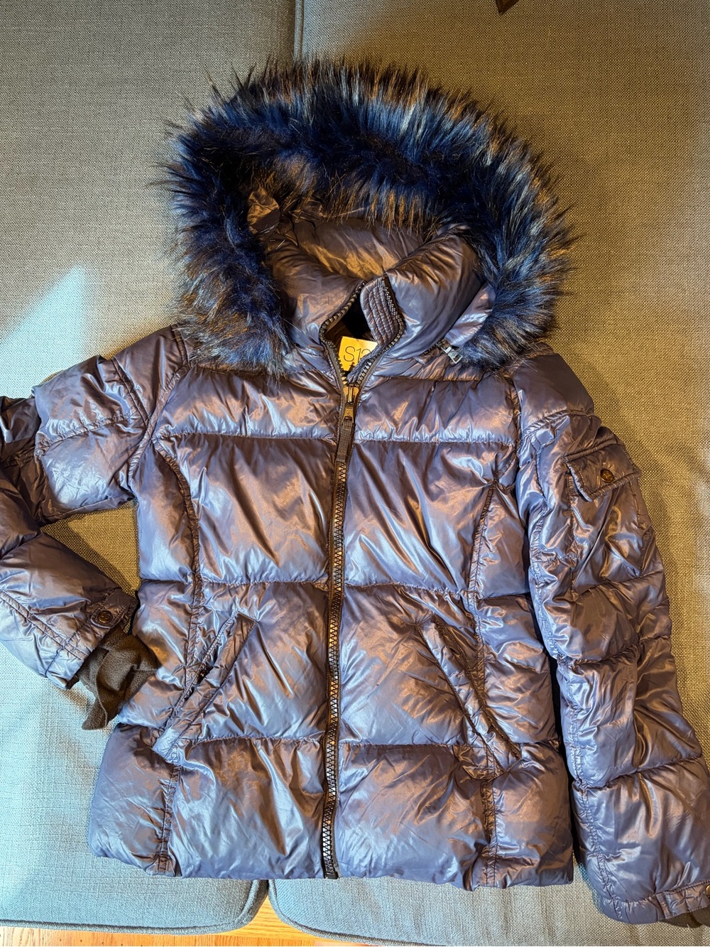 S13 New York Glossy Metallic Down Puffer Jacket with Faux Fur Hood - Large